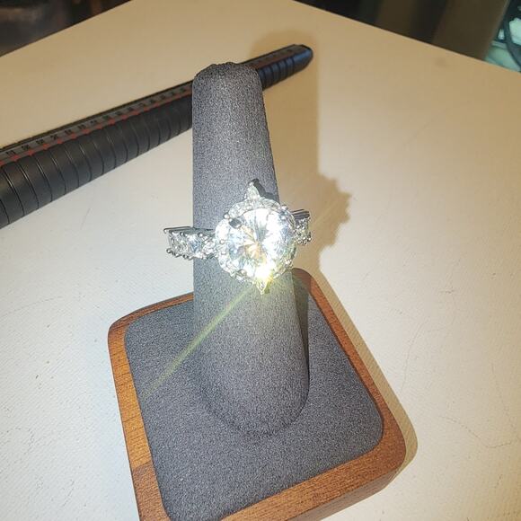 925 STERLING CUBIC ZIRCONIA SZ 7 3 STONE COCKTAIL RING - Picture 1 of 6